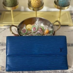 Louis vuitton epi blue international